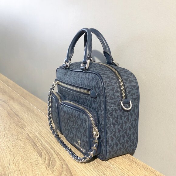 Michael Kors Elliot Medium Logo Admiral/Blue Utility Camera Messenger Bag - Picture 7 of 16